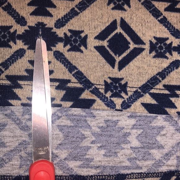 Lily White Top - Picture 7 of 7